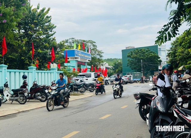 Quảng Ngãi: Một hiệu phó trường tiểu học nghi bị điện giật tử vong- Ảnh 3.