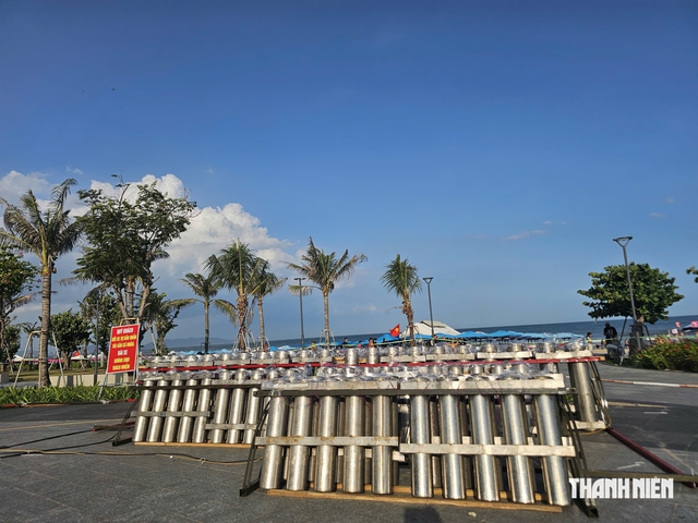 Bắn pháo hoa ở tháp Tam Thắng, đứng ở đâu để thấy pháo nổ hình trái tim?- Ảnh 4.