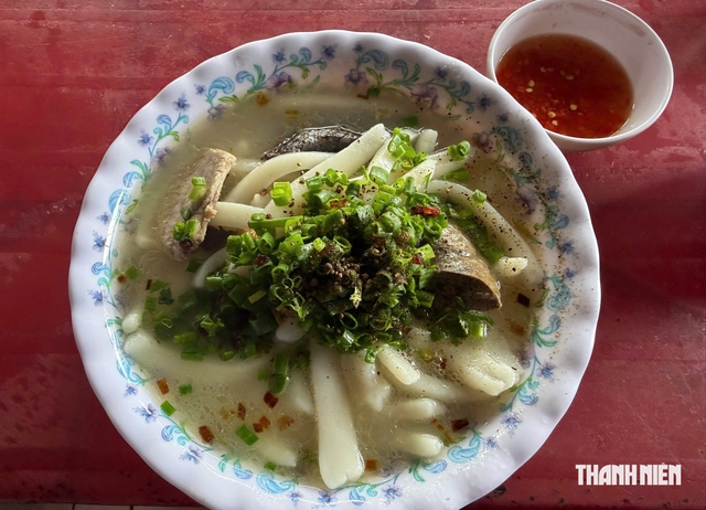 Về Cai Lậy ăn bánh canh bột xắt, thưởng thức cả vị quê và tình người- Ảnh 1.