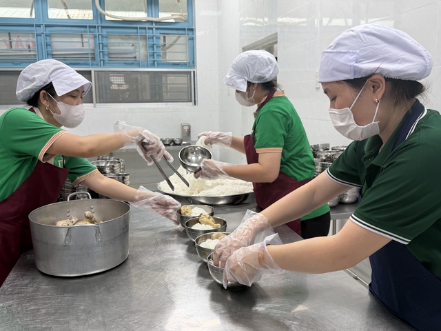 Bữa ăn bán trú 35.000 - 40.000 đồng/ngày: Chất lượng ra sao ? - Ảnh 3.