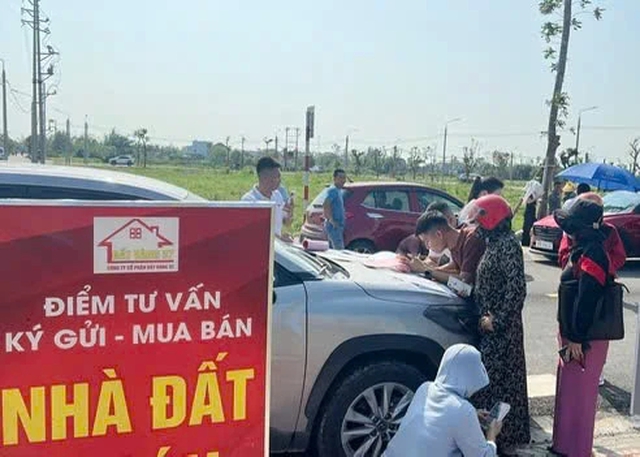 Nghề môi giới bất động sản: Thị trường đổi chiều 'vui nhiều, buồn nhiều'- Ảnh 2.