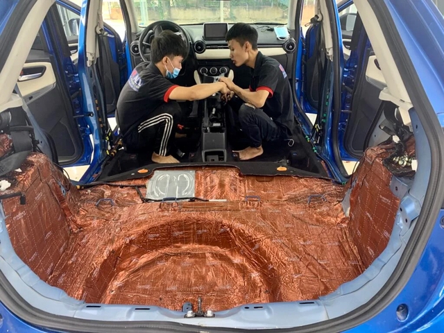 Có nên chi tiền làm cách âm, chống ồn cho ô tô? - Ảnh 2.