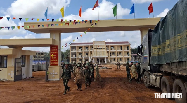 Những lớp học chờ ngày bàn giao nơi vùng biên Gia Lai - Ảnh 2.