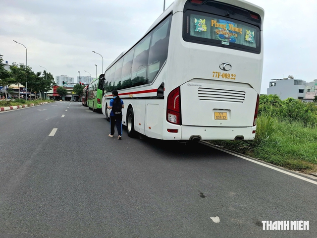 Hiểm họa r&igrave;nh rập người đi đường- Ảnh 2.