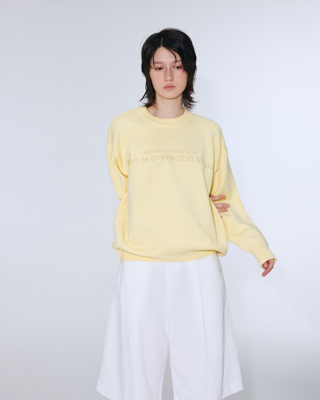 Năng động xuống phố, thanh lịch chốn công sở với áo sweater - Ảnh 1.