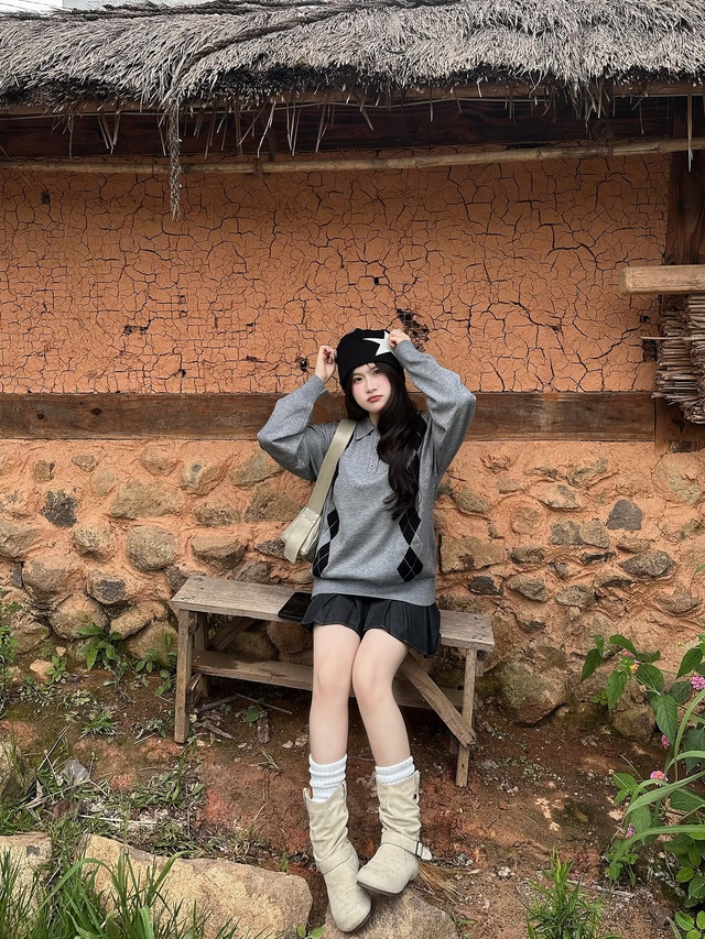 Năng động xuống phố, thanh lịch chốn công sở với áo sweater - Ảnh 3.