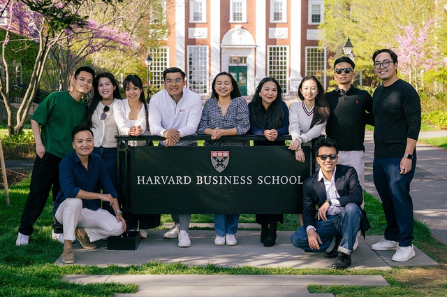 Tốt nghiệp Harvard, đi qua 40 nước, vẫn tin cơ hội lớn nhất ở Việt Nam - Ảnh 1.