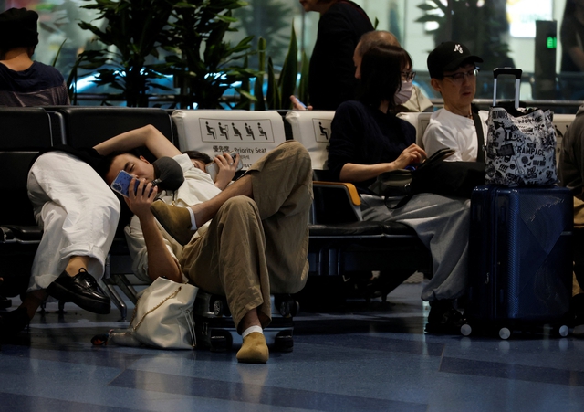 Bão Dujuan áp sát Tokyo, Nhật Bản khuyến cáo 1,6 triệu người sơ tán- Ảnh 3.