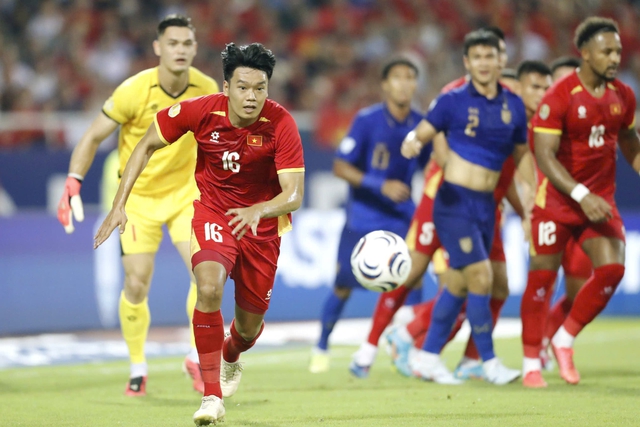 Thầy Kim chốt danh sách nóng đội tuyển Việt Nam đấu FIFA ASEAN Cup, VFF nói về Thành Chung và Đăng Khoa- Ảnh 1.