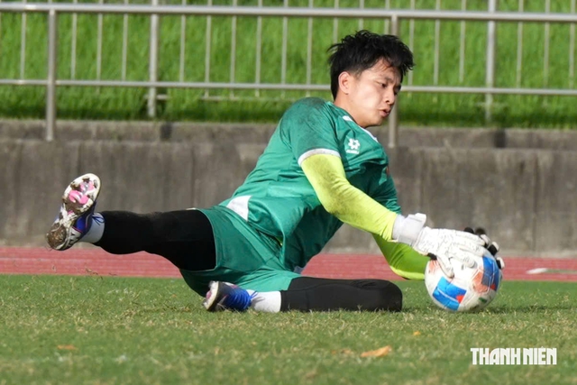 U.23 Việt Nam tập trên sân đẹp như tranh, rực lửa khát vọng đánh bại U.23 Uzbekistan- Ảnh 13.