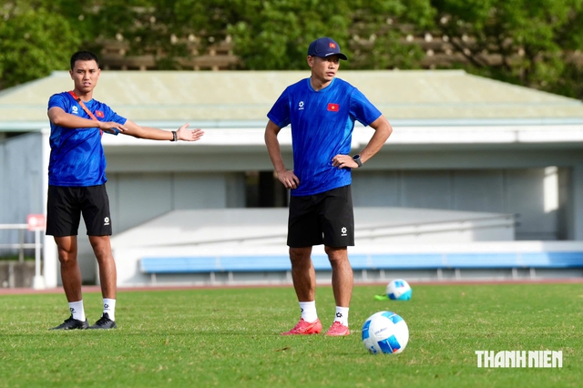 U.23 Việt Nam tập trên sân đẹp như tranh, rực lửa khát vọng đánh bại U.23 Uzbekistan- Ảnh 15.