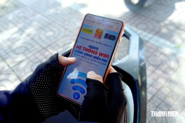 Ngồi c&ocirc;ng vi&ecirc;n, bắt Wi-Fi miễn ph&iacute; - Ảnh 3.