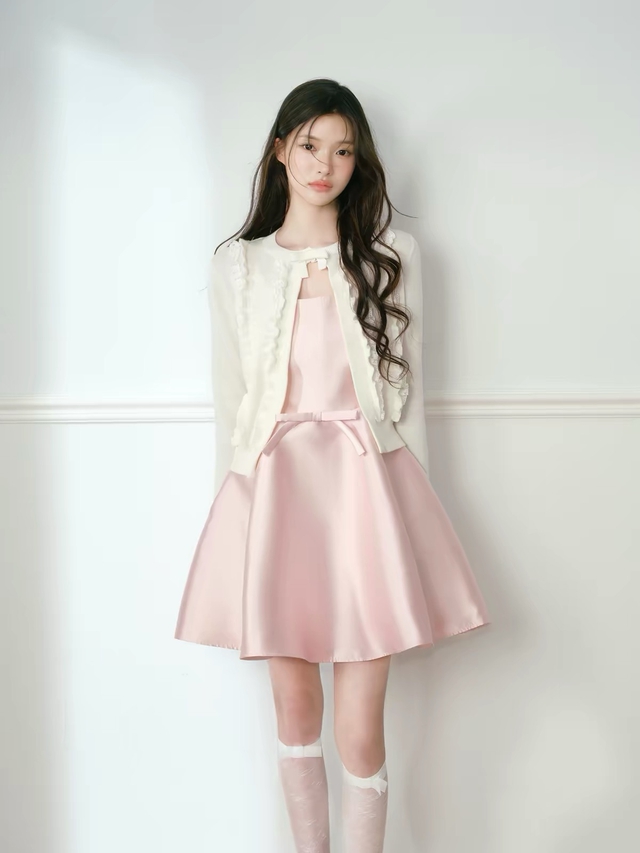 Nghệ thuật chọn &aacute;o kho&aacute;c m&ugrave;a thu chuẩn qu&yacute; c&ocirc; thanh lịch  - Ảnh 1.
