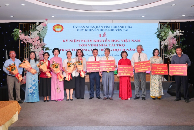 Tập đoàn Khánh Vĩnh đồng hành cùng học sinh, sinh viên vượt khó tại Khánh Hòa - Ảnh 2.