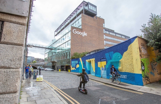 EU phạt Google 403 triệu euro - Ảnh 1.