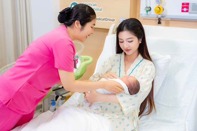 Vợ chồng Hồ Quang Hiếu đ&oacute;n con thứ hai tại Bệnh viện Quốc tế Mỹ (AIH) - Ảnh 3.