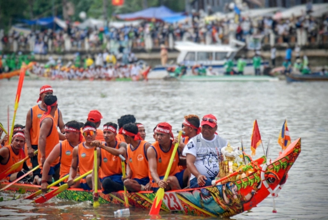 Thế hệ trẻ Nhu Gia giữ lửa truyền thống Đua Ghe Ngo - Ảnh 4.