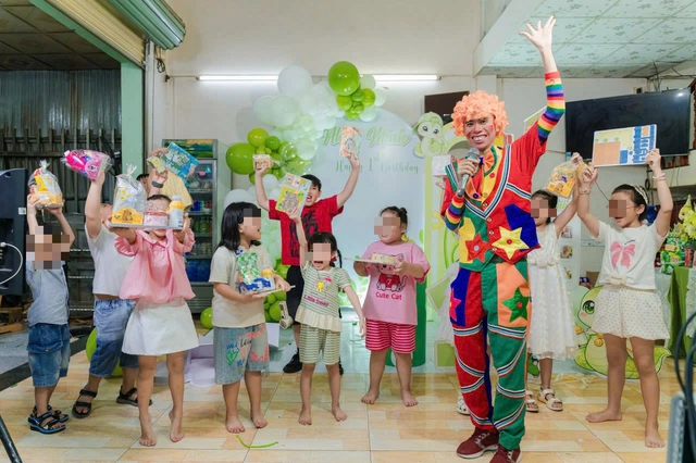 ‘Chú Cuội, chị Hằng’ đắt show dịp Trung thu, thu nhập lên đến hàng chục triệu đồng - Ảnh 6.