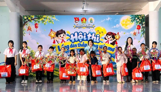 Rộn ràng hội thi ‘Lồng đèn thắp sáng ước mơ thiếu nhi Lâm Đồng’ - Ảnh 6.