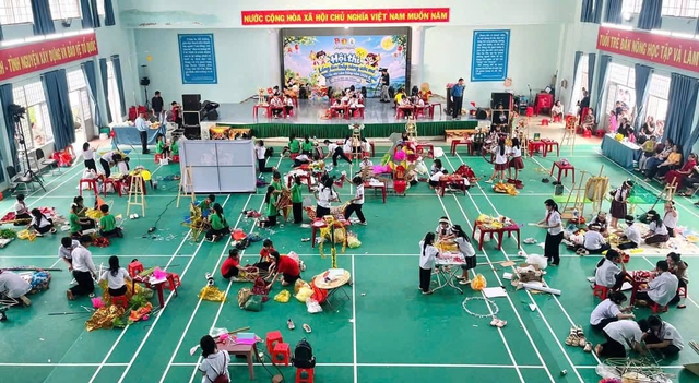 Rộn ràng hội thi ‘Lồng đèn thắp sáng ước mơ thiếu nhi Lâm Đồng’ - Ảnh 3.