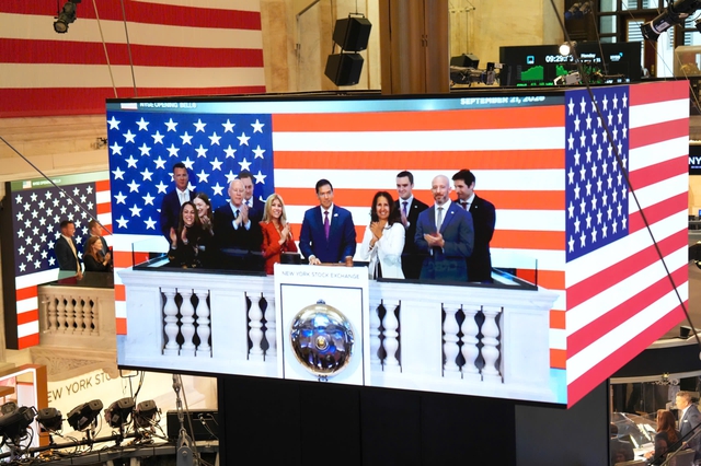 Nữ tỉ phú Nguyễn Thị Phương Thảo tham dự lễ rung chuông NYSE của Ngoại trưởng Mỹ  - Ảnh 2.