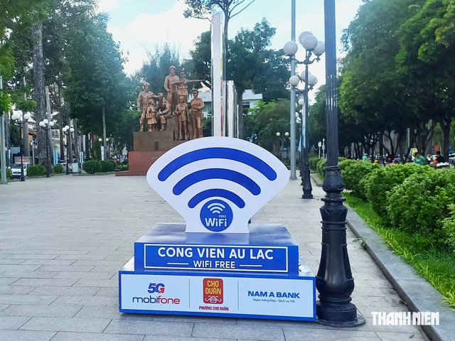 Ngồi c&ocirc;ng vi&ecirc;n, bắt Wi-Fi miễn ph&iacute; - Ảnh 1.