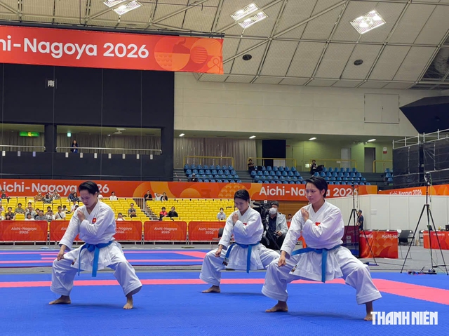 Đồng đội nữ kata Việt Nam tái lập kỳ tích HCV ASIAD- Ảnh 1.