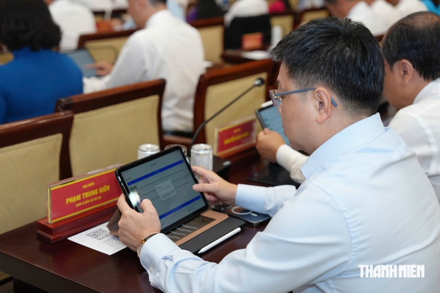 Cụ thể hóa các nghị quyết, tổ chức thực hiện ngay sau kỳ họp HĐND TP.HCM - Ảnh 2.