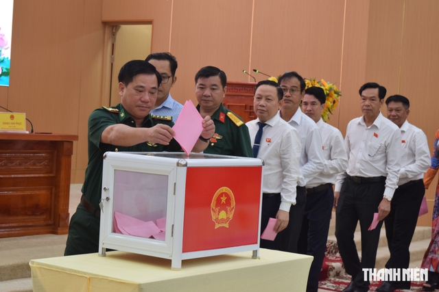 Bà Trần Thị Thanh Hương giữ chức Chủ tịch Hội đồng nhân dân tỉnh An Giang - Ảnh 2.