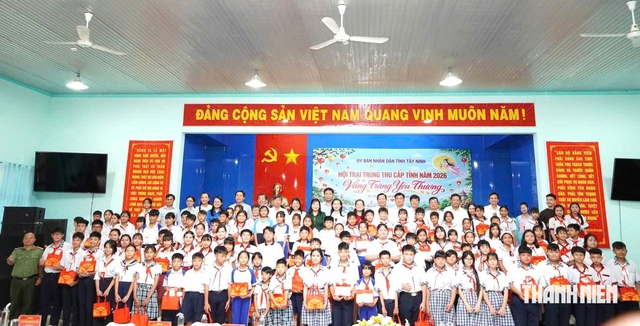 "Lồng đèn thắp sáng ước mơ" lan tỏa khắp tỉnh biên giới Tây Ninh - Ảnh 5.
