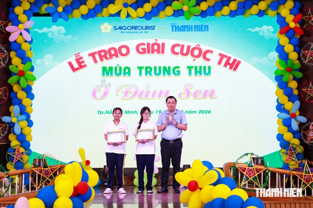 Đêm trung thu giúp em tìm lại niềm tin sau mất mát- Ảnh 1.