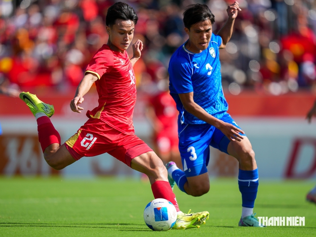 HLV Ravshan Khaydarov: 'U.23 Việt Nam gây ra rất nhiều khó khăn cho U.23 Uzbekistan'- Ảnh 1.