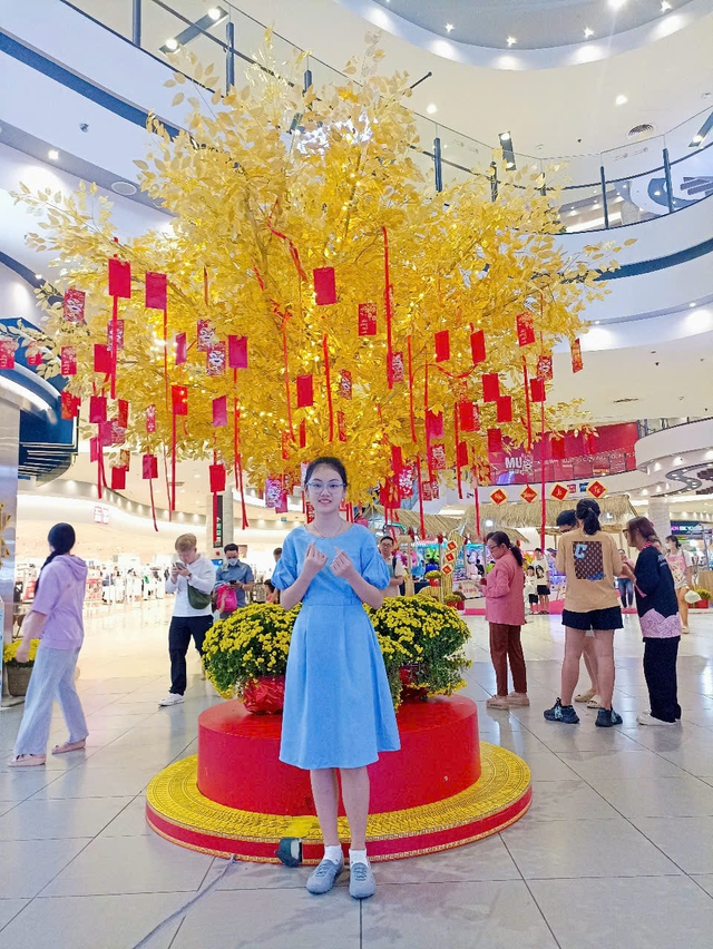 Đêm trung thu Đầm Sen: Con luôn cảm nhận những ‘ánh trăng’ ấm áp của lòng người - Ảnh 1.