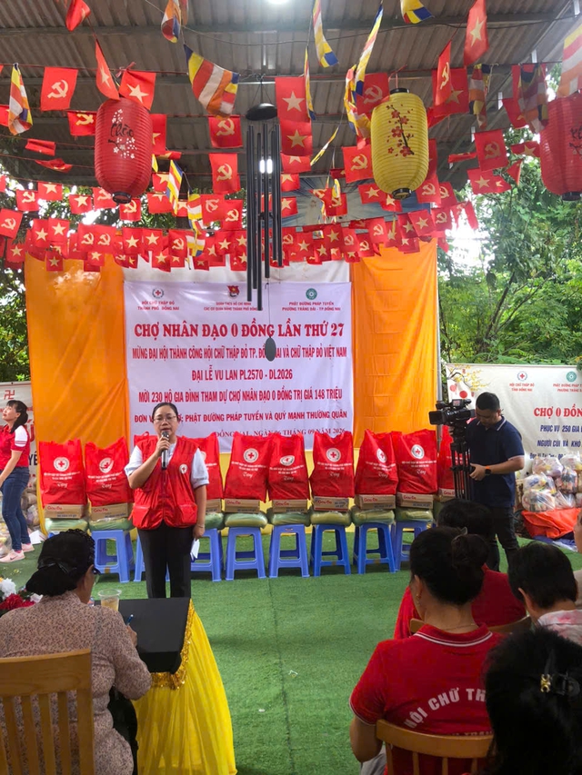 Phiên chợ 0 đồng chia sẻ yêu thương - Ảnh 2.