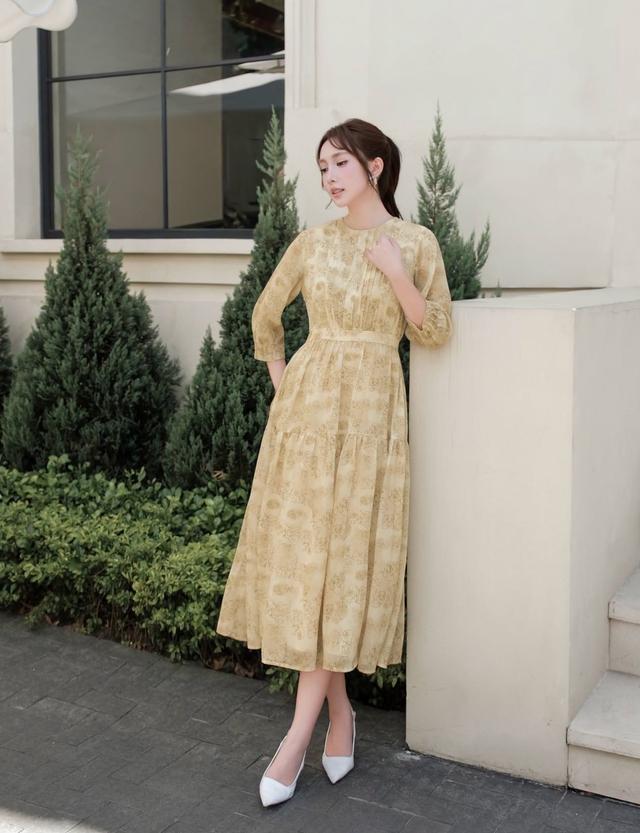 Những chiếc váy họa tiết hoa lá đẹp nhất mùa thu - Ảnh 2.