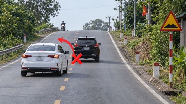 Những nơi t&agrave;i xế &ocirc; t&ocirc; kh&ocirc;ng được vượt xe, d&ugrave; kh&ocirc;ng c&oacute; biển cấm vượt - Ảnh 1.