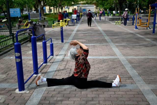 The lifelong habit that could slow ageing - Ảnh 1.