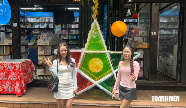 Đèn ông sao 'khổng lồ' khiến Gen Z mê mẩn - Ảnh 4.