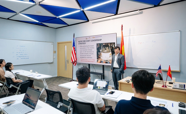 Lợi thế học qua mô phỏng kinh doanh chuẩn Mỹ của CU Denver MBA Việt Nam - Ảnh 3.