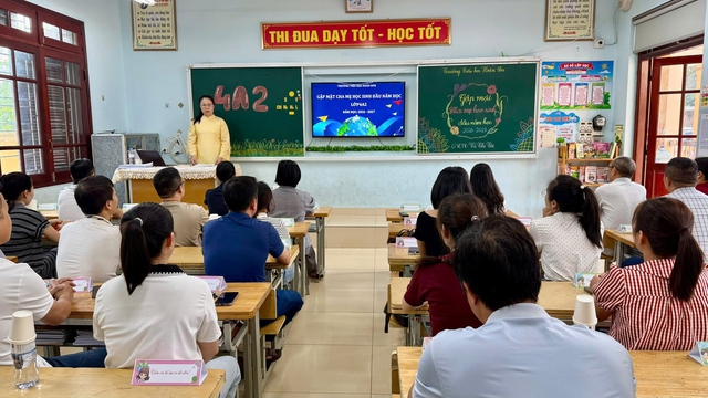 Một trường th&ocirc;ng b&aacute;o kh&ocirc;ng thu quỹ lớp, hiệu trưởng trực 'đường d&acirc;y n&oacute;ng'  - Ảnh 1.