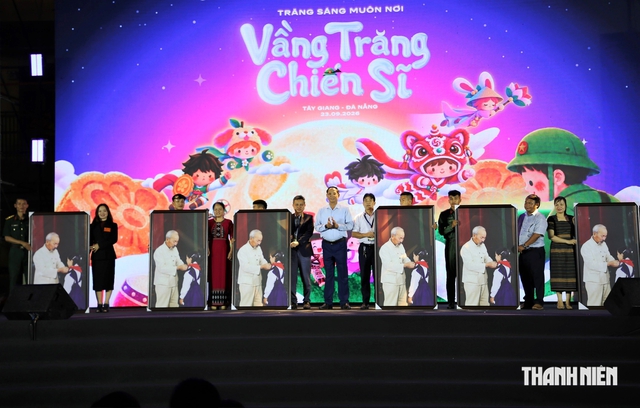 Gần 100 điều ước của học sinh được hiện thực trong đ&ecirc;m 'Vầng trăng chiến sĩ' - Ảnh 3.