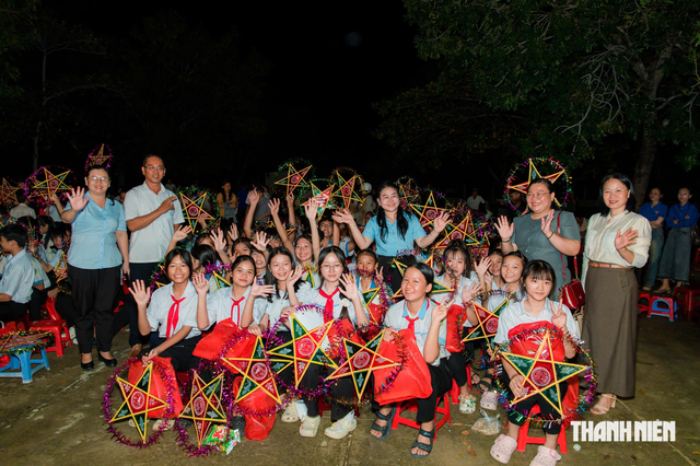 Đ&ecirc;m nay ph&aacute; cỗ trung thu - Ảnh 1.