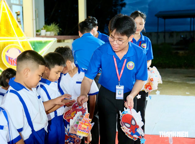 Đ&ecirc;m nay ph&aacute; cỗ trung thu - Ảnh 3.
