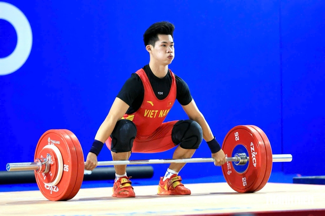 Trần Minh Tr&iacute; đ&aacute;nh bại &aacute; qu&acirc;n Olympic, gi&agrave;nh HCĐ ASIAD: Kỳ t&iacute;ch sau c&uacute; vấp ng&atilde; ở SEA Games 33- Ảnh 2.