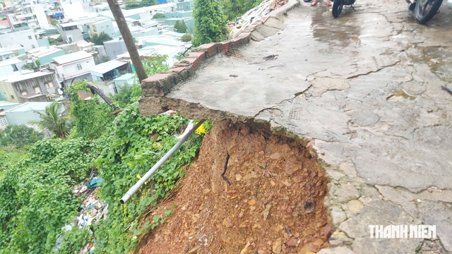 Hơn 50 hộ d&acirc;n ở Quy Nhơn sống thấp thỏm dưới ch&acirc;n n&uacute;i lở- Ảnh 4.
