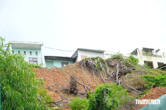 Hơn 50 hộ d&acirc;n ở Quy Nhơn sống thấp thỏm dưới ch&acirc;n n&uacute;i lở- Ảnh 3.