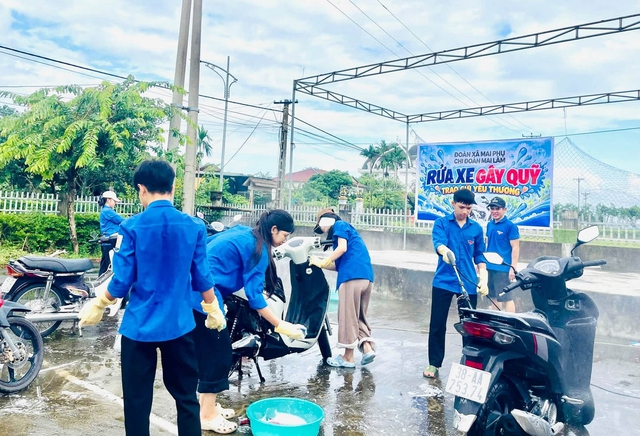 Tuổi trẻ H&agrave; Tĩnh mang Trung thu đến với trẻ em ngh&egrave;o- Ảnh 1.