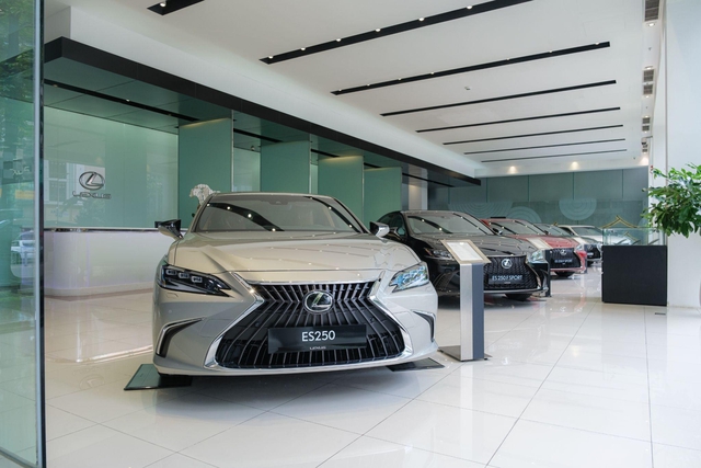 Lexus trung tâm Sài Gòn - Hơn một thập kỷ đồng hành cùng khách hàng. - Ảnh 1.