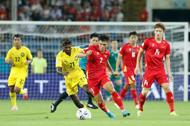Ngôi sao vừa nhập tịch lên tiếng, Malaysia thắng đậm Bangladesh trận ra quân FIFA ASEAN Cup- Ảnh 1.