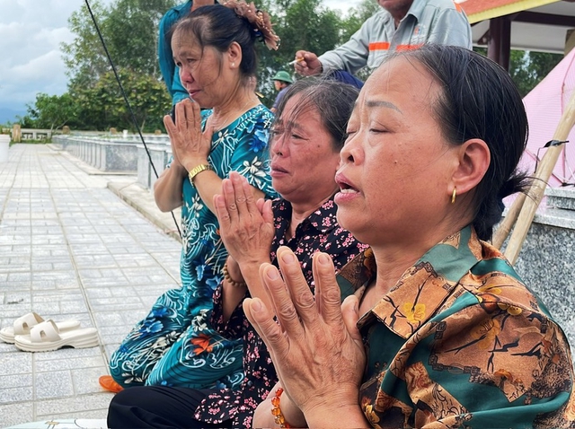 Người cha 97 tuổi, người mẹ 95 tuổi 'gặp' lại con liệt sĩ sau 53 năm- Ảnh 1.